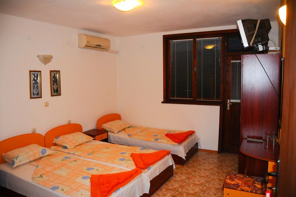 Villa Velika - Slavi Buitenkant foto